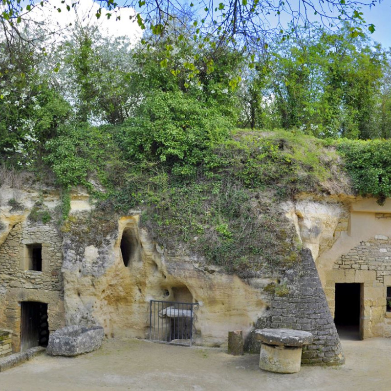 Rochemenier village troglodytique